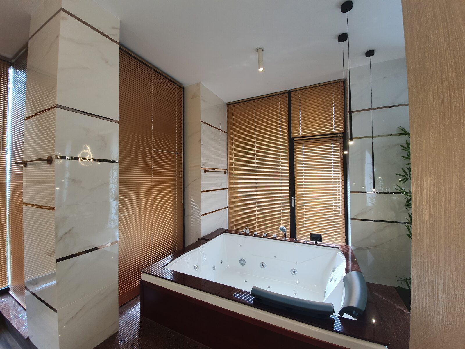 Detaliu jeturi jacuzzi